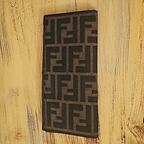 Fendi Bifold Long Zucca Wallet With Dust Bag Included. - Picture 4 of 11